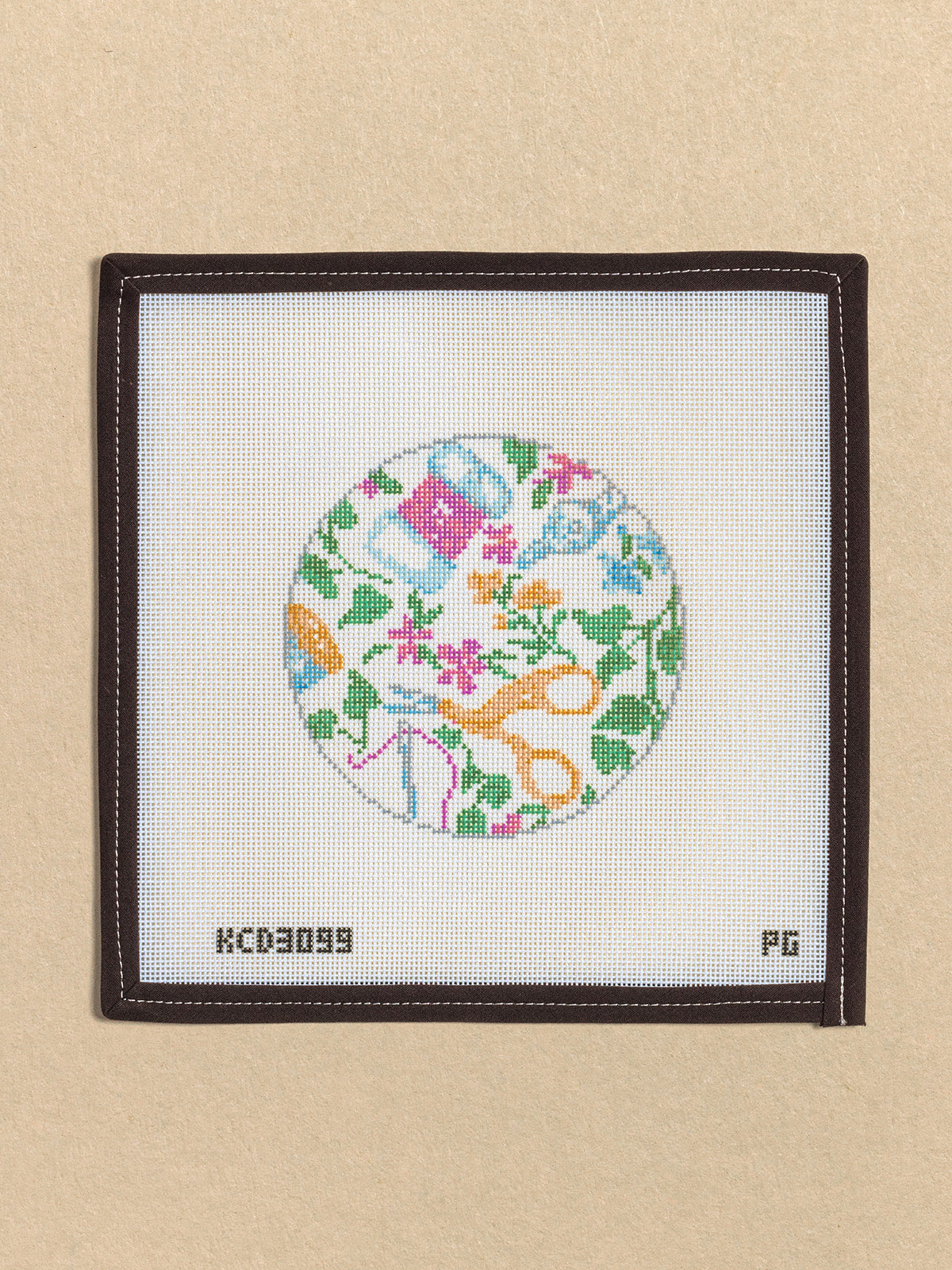 Needlepoint Print Round