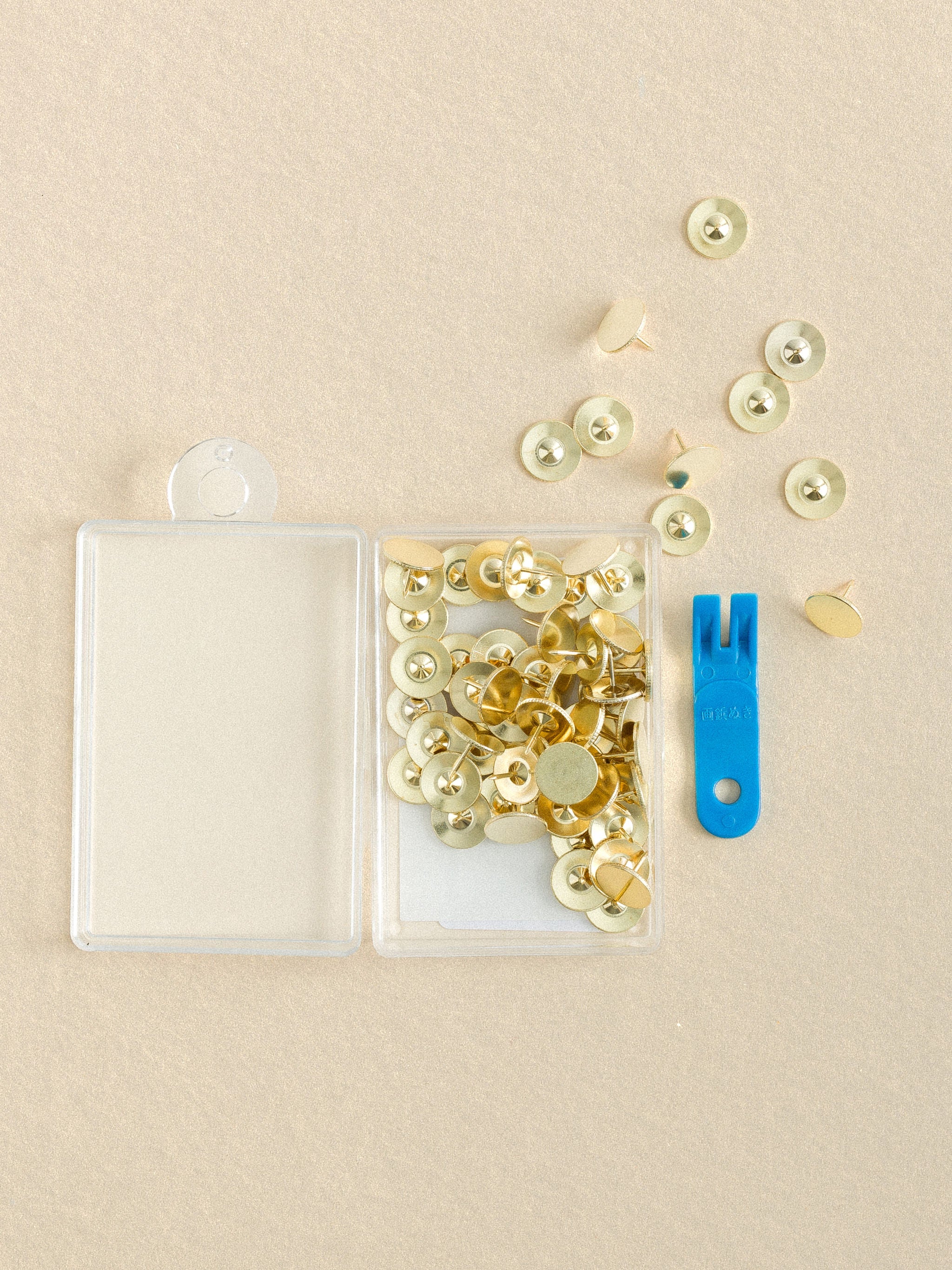 Clover Brass Thumbtacks