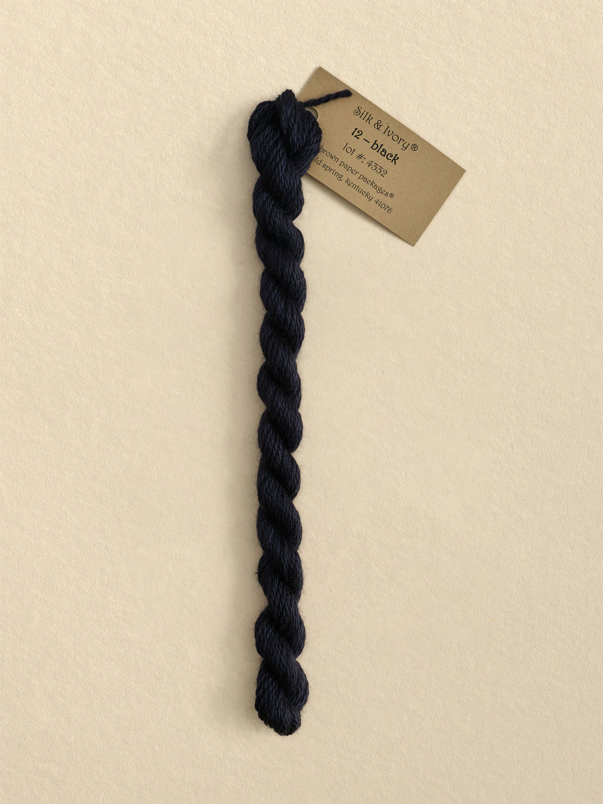 Silk & Ivory Black 012