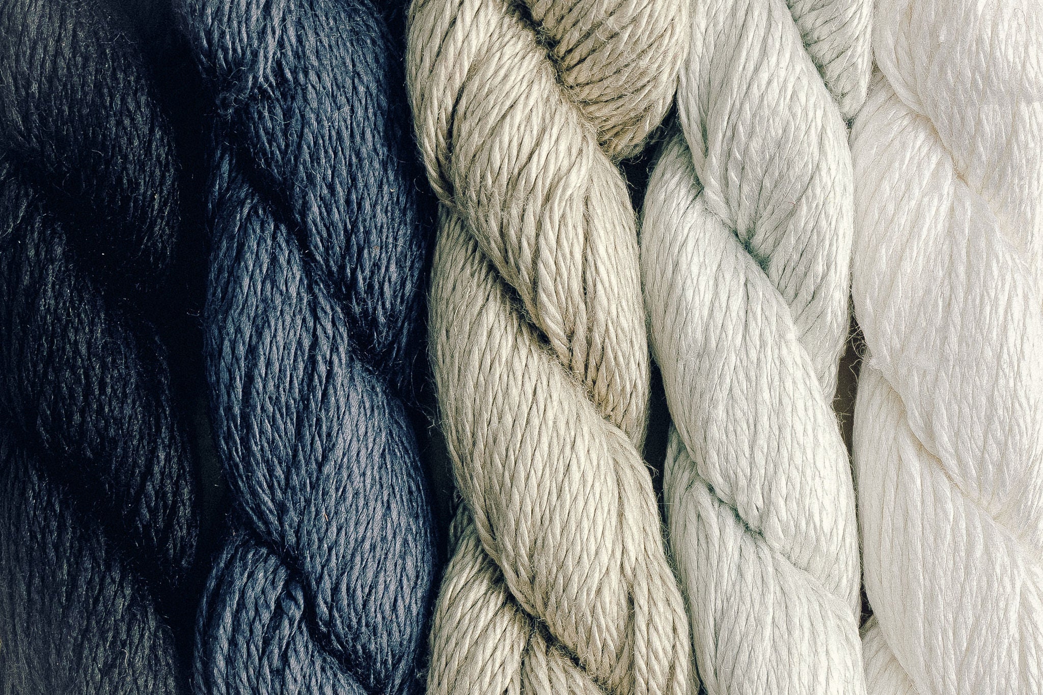 Pepper Pot 100% Silk Threads in White