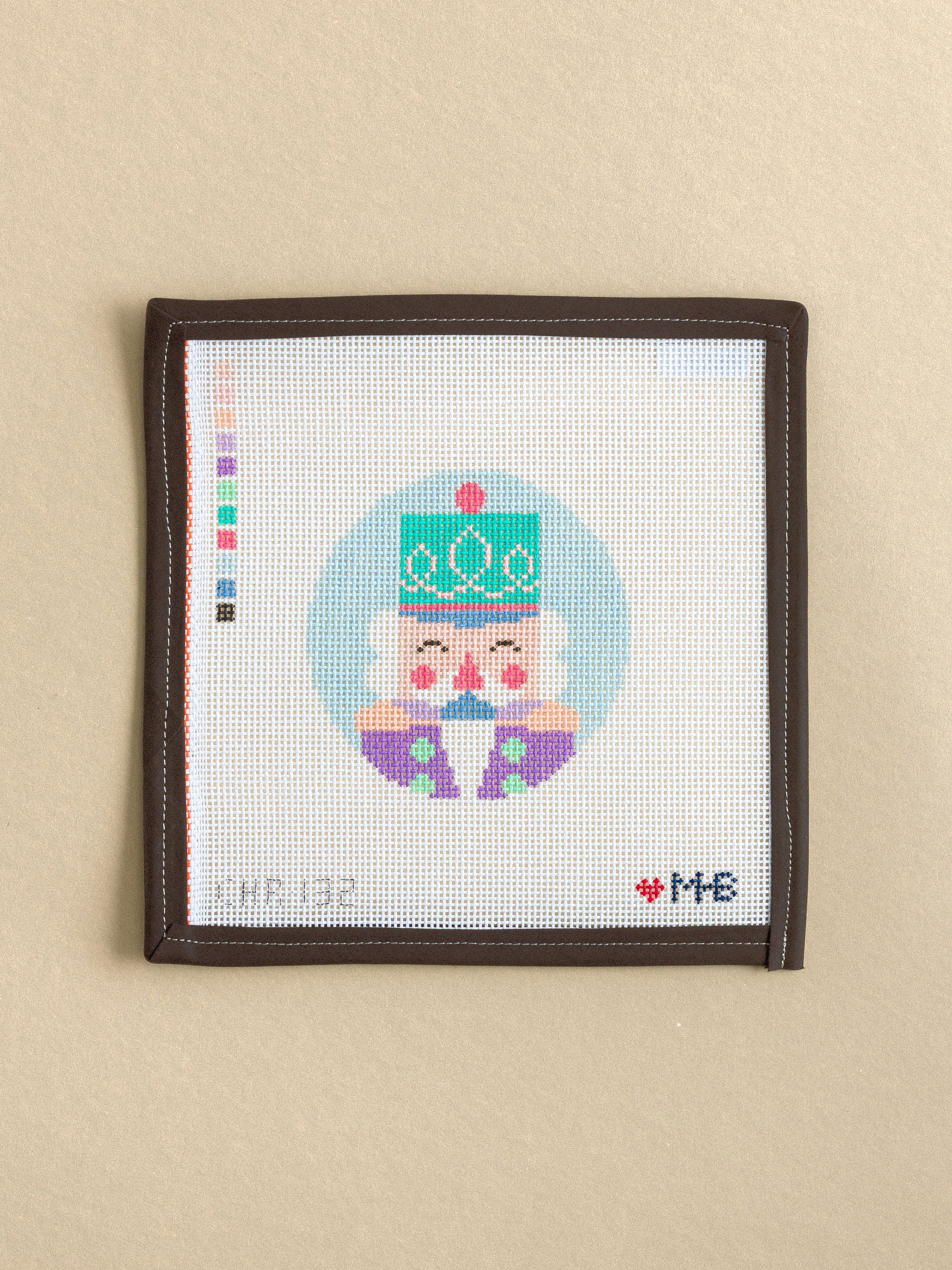 Nutcracker Grey Round