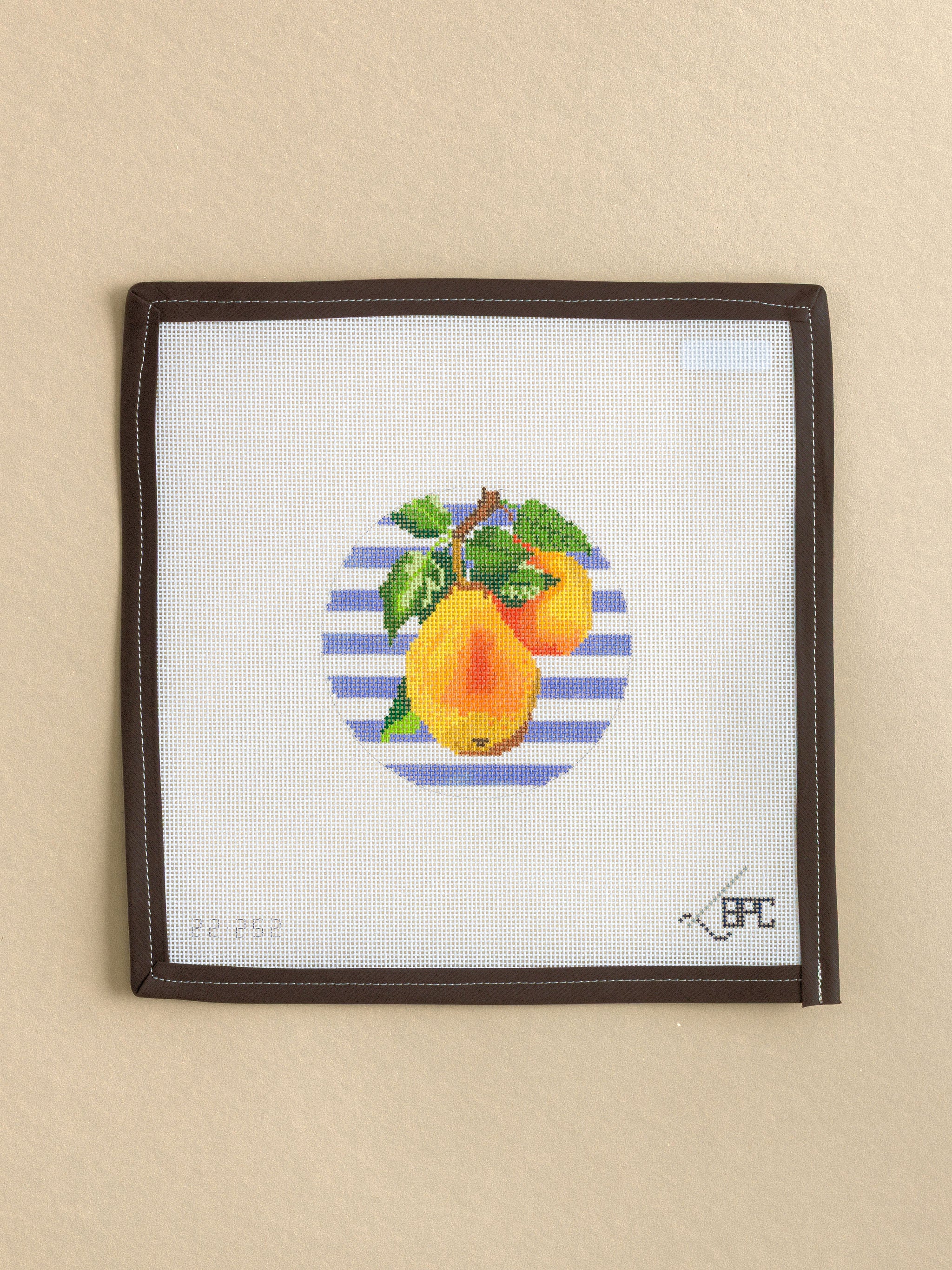 ピオフィ　プリントキャンバス　楊 Pears Needlepoint Canvas | Le Fil