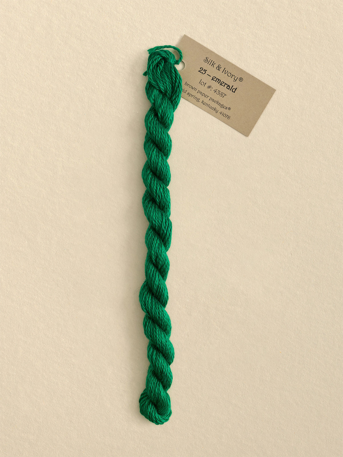 Silk & Ivory Emerald 025